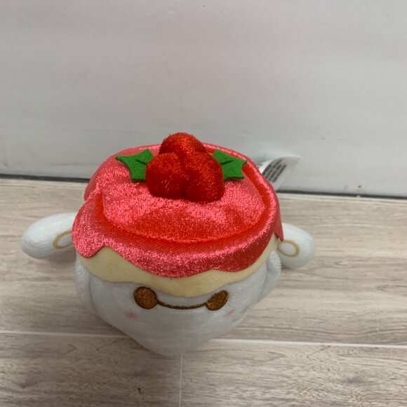 Disney Munchlings Baymax Festive Berry Plush - Picture 2 of 4